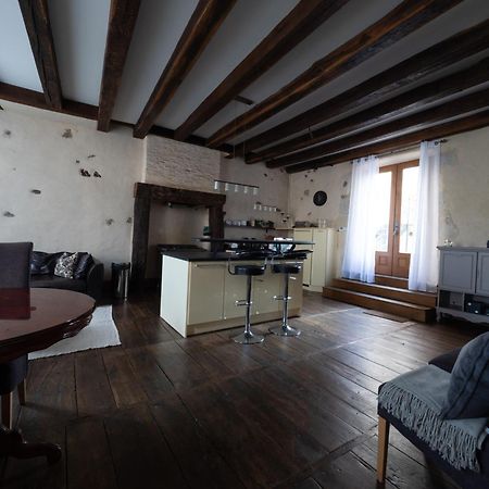 Pont Vieux Chambres Et Gites Confolens Extérieur photo